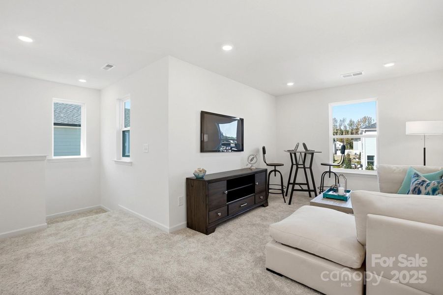 Furnished interior view inside a new home in Bellina, York (Image 26).