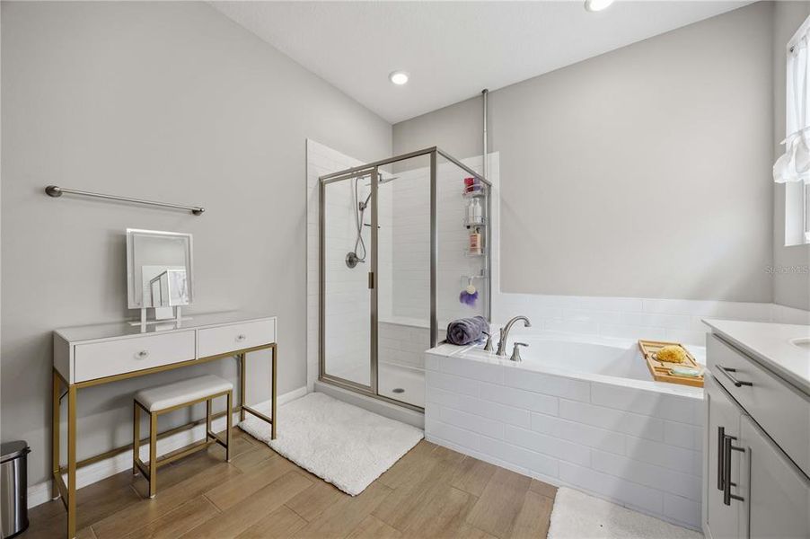 Furnished interior view inside a new home in Seasons at Eden Hills, Lake Alfred (Image 27).