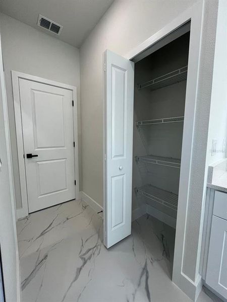 Spacious, unfurnished interior of a new home in , Citrus Springs (Image 34).