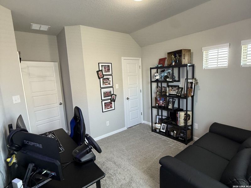 Furnished interior view inside a new home in Buffalo Crossing, Cibolo (Image 7).