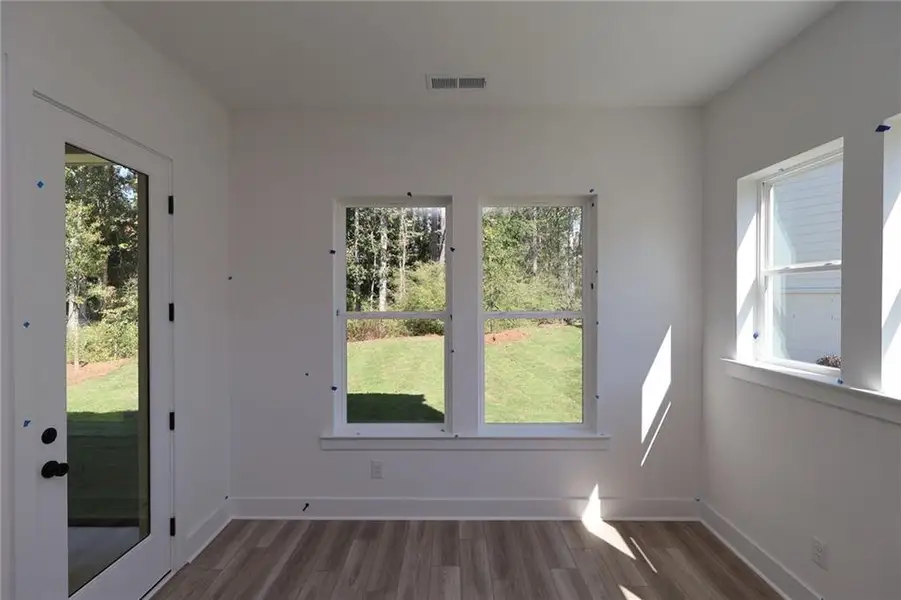 Spacious, unfurnished interior of a new home in Settingdown Farms, Cumming (Image 8).