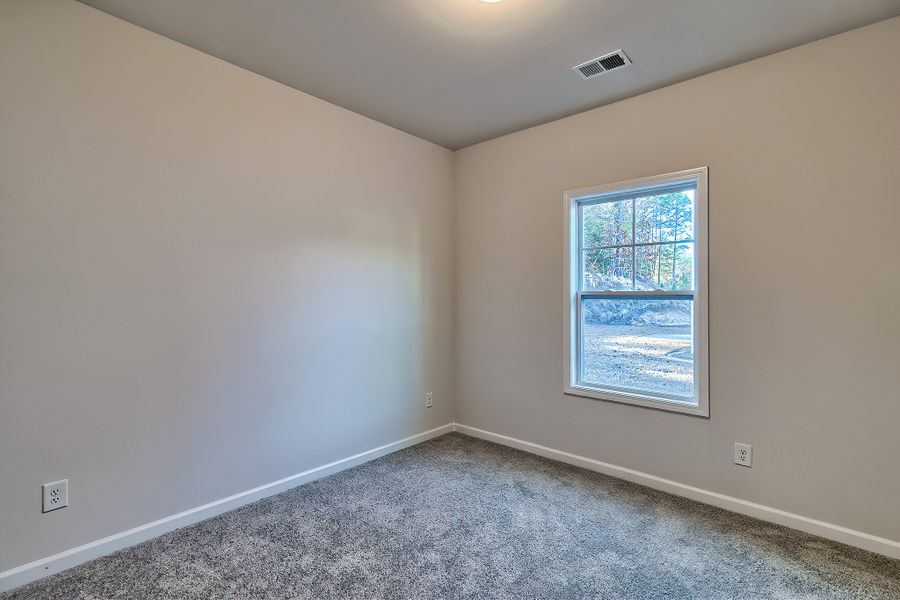 Spacious, unfurnished interior of a new home in Emanuel Creek, West Columbia (Image 24).