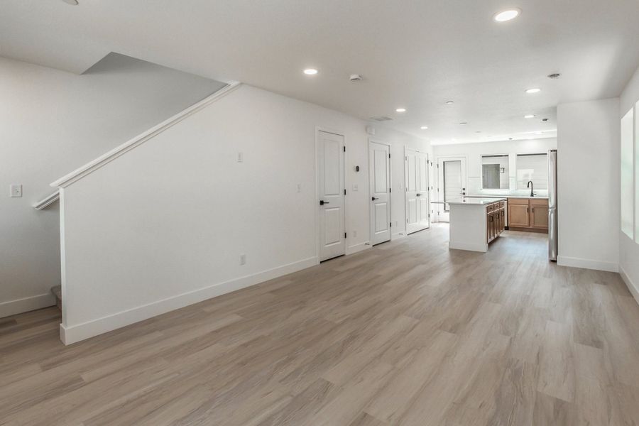 Spacious, unfurnished interior of a new home in Prairie Song, Windsor (Image 20). Spacious, unfurnished interior of a new home in Prairie Song, Windsor (Image 20).