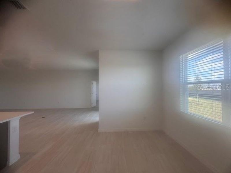 Spacious, unfurnished interior of a new home in Oakview, Apopka (Image 15).