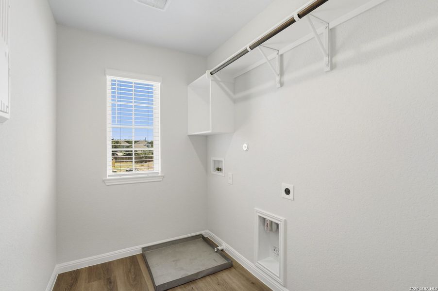 Spacious, unfurnished interior of a new home in Timber Creek, San Antonio (Image 23). Spacious, unfurnished interior of a new home in Timber Creek, San Antonio (Image 23).