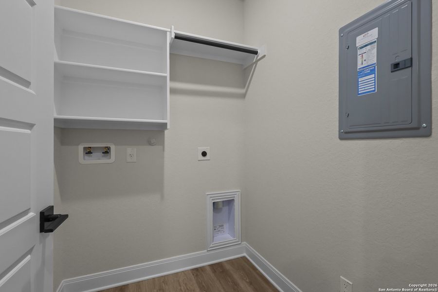 Spacious, unfurnished interior of a new home in Mayfair 50', New Braunfels (Image 28).