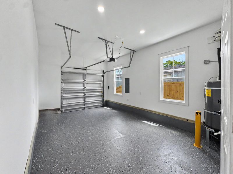 Spacious, unfurnished interior of a new home in , North Charleston (Image 21).