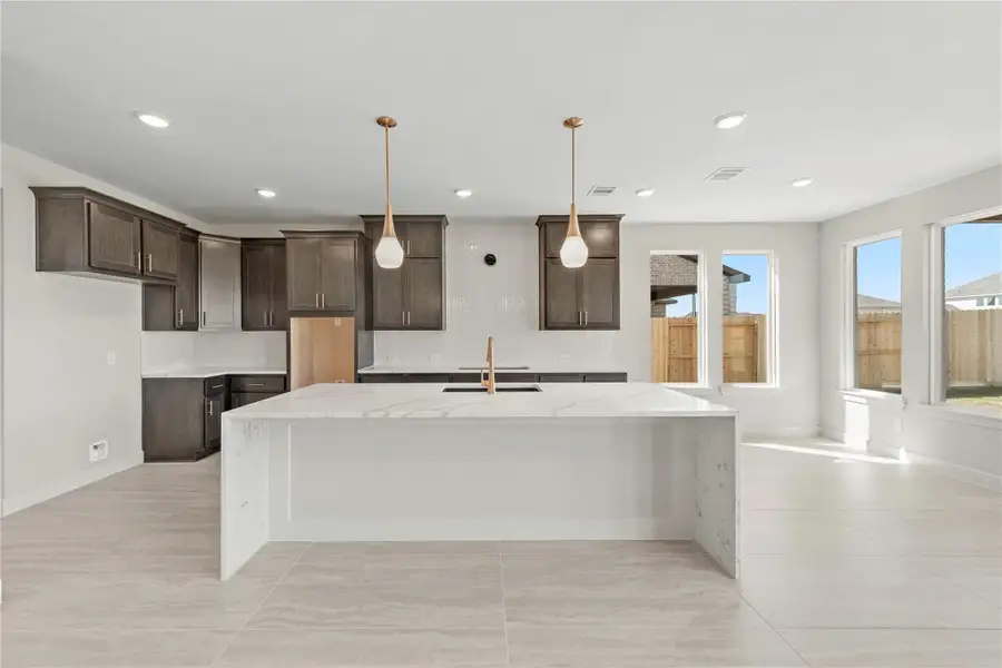 Representative image. Features, selections and colors may vary.