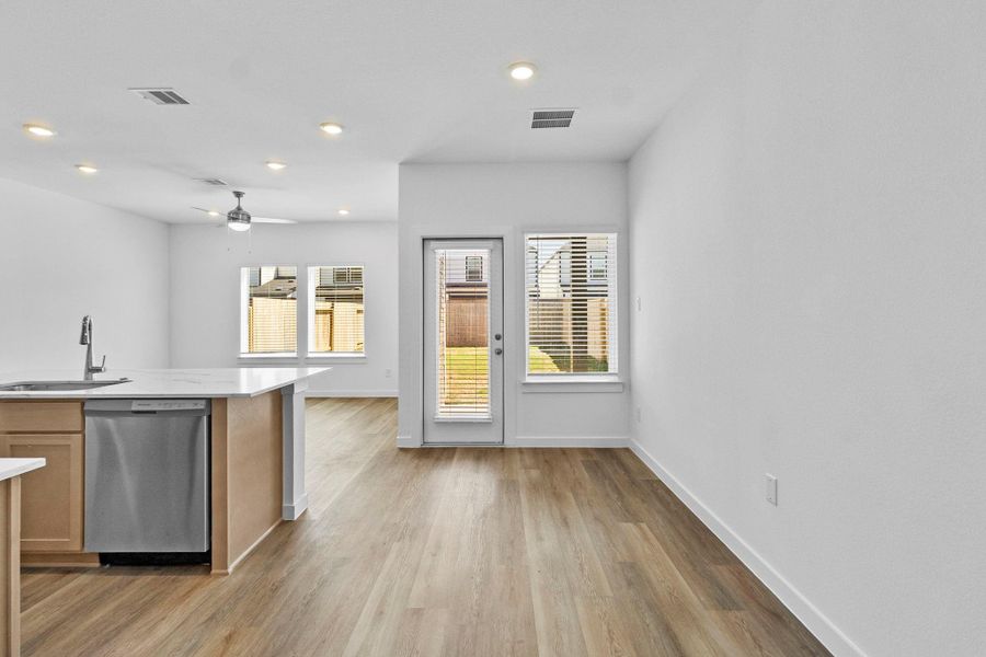 Spacious, unfurnished interior of a new home in Grand West, Houston (Image 21).