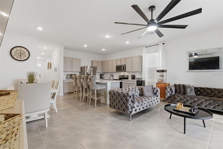 Furnished interior view inside a new home in , Apollo Beach (Image 12).