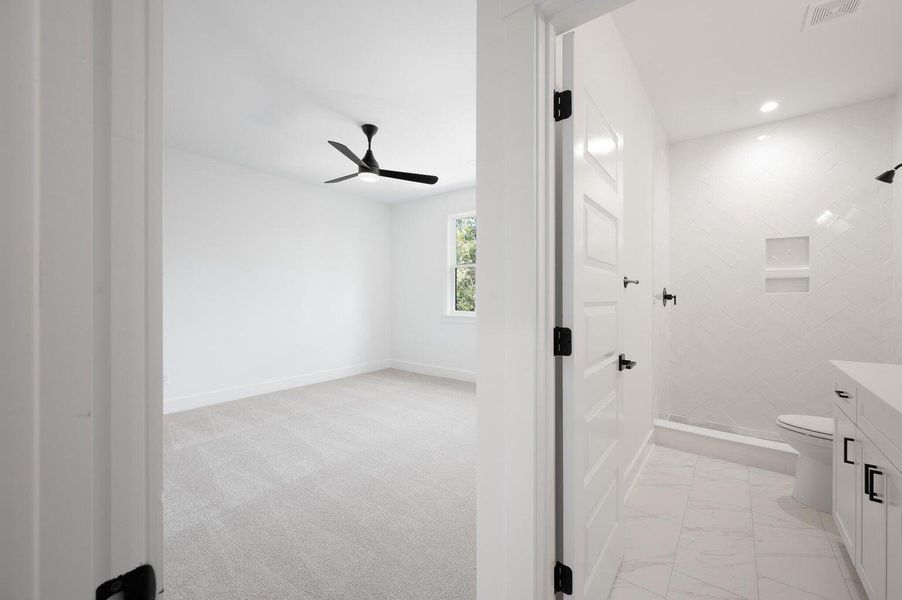 Spacious, unfurnished interior of a new home in , Yonges Island (Image 21).