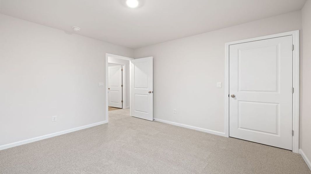 Spacious, unfurnished interior of a new home in Seneca Falls, Seneca (Image 26).