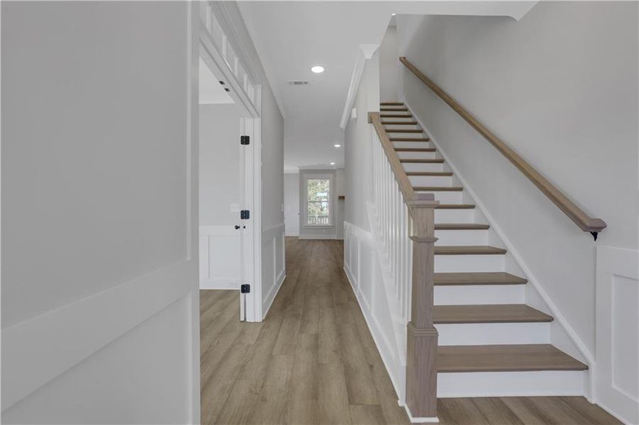 Spacious, unfurnished interior of a new home in Cambridge, Flowery Branch (Image 39).