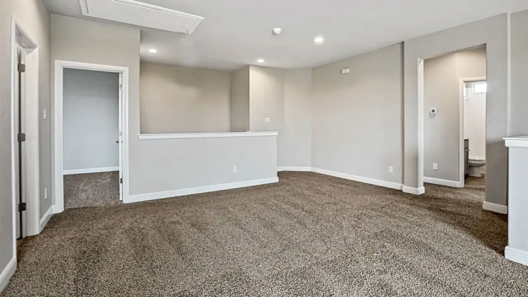 Spacious, unfurnished interior of a new home in Parkerville Meadows, DeSoto (Image 33).
