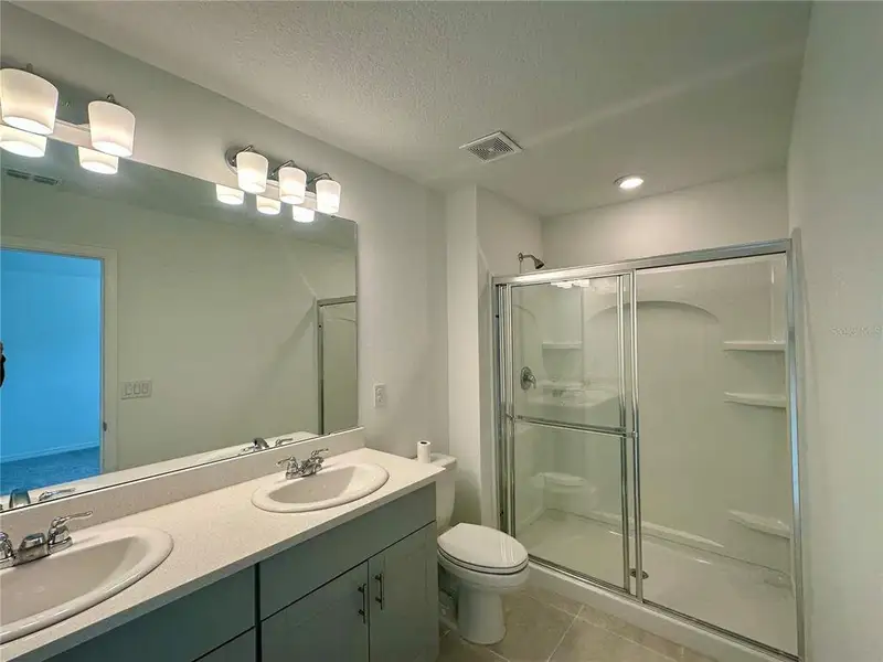 Furnished interior view inside a new home in , Edgewater (Image 8).