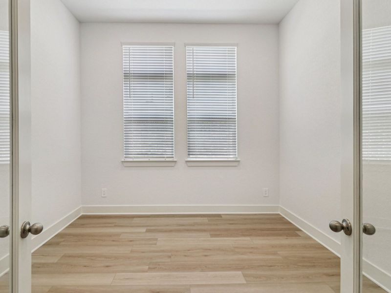 Spacious, unfurnished interior of a new home in Sagebrooke - Classic Series, San Antonio (Image 15).