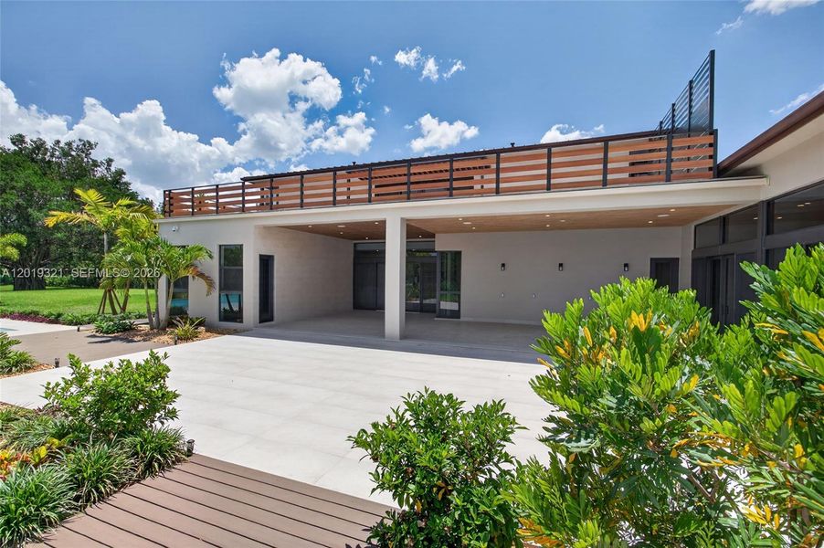 Image 86 of a home in .