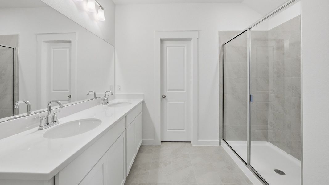 Furnished interior view inside a new home in Creeks Crossing, Elgin (Image 10).