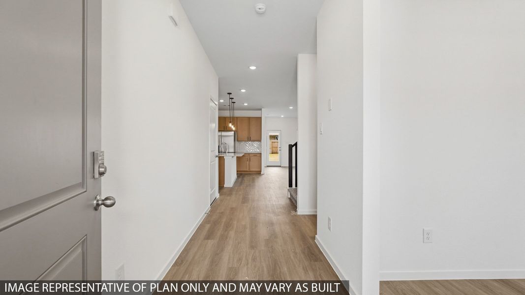 Spacious, unfurnished interior of a new home in Silverthorne, Conroe (Image 9). Spacious, unfurnished interior of a new home in Silverthorne, Conroe (Image 9).