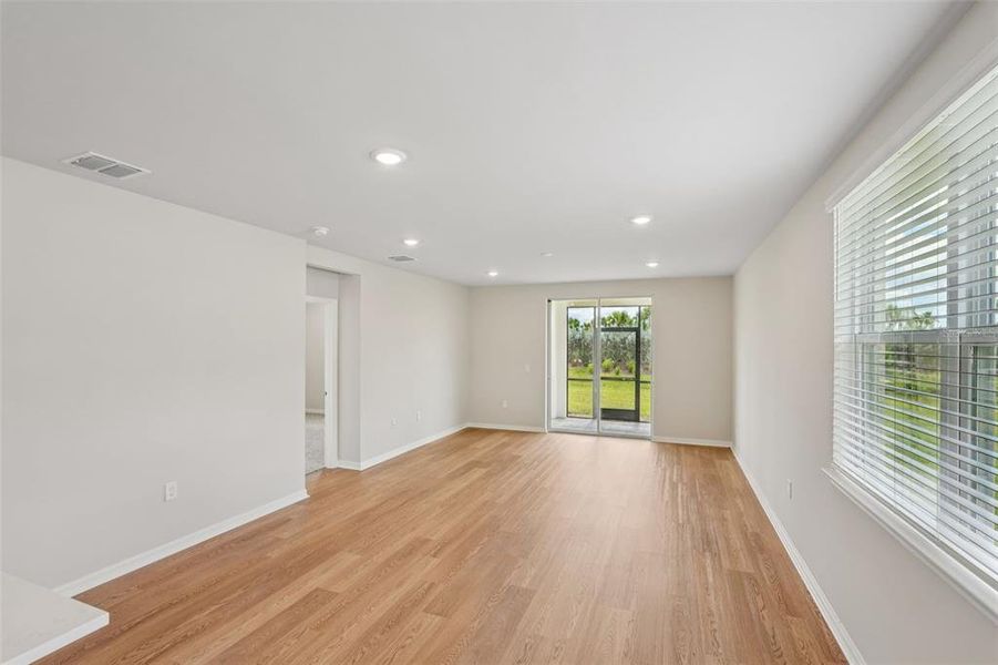 Spacious, unfurnished interior of a new home in Crescent Lakes - Premier Series, Punta Gorda (Image 28).