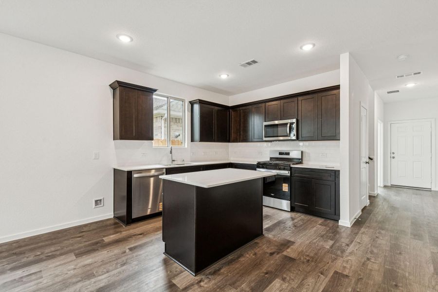 Furnished interior view inside a new home in River Ranch, Dayton (Image 25).