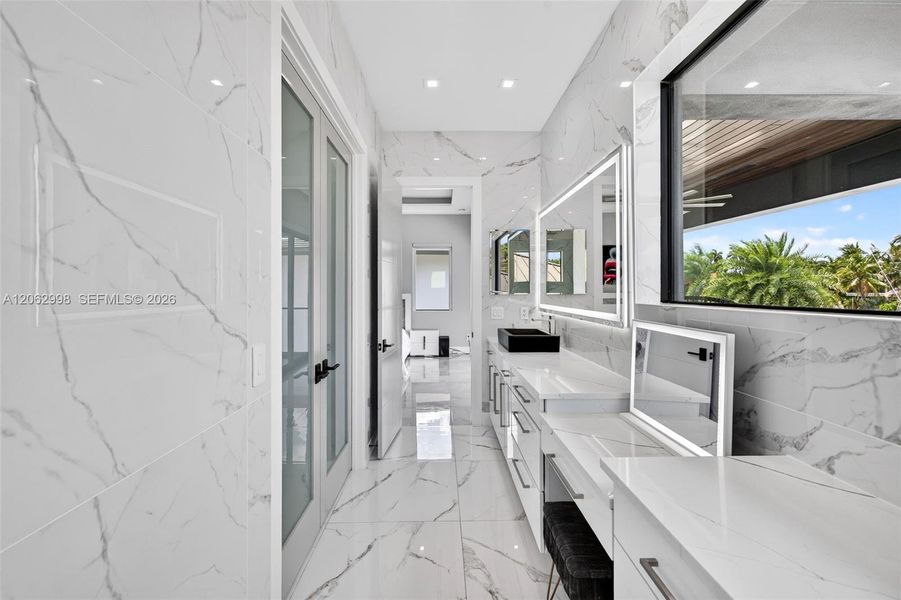 Furnished interior view inside a new home in , Fort Lauderdale (Image 11).