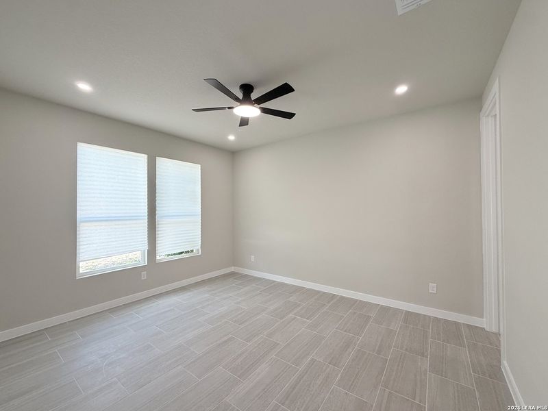 Spacious, unfurnished interior of a new home in , San Antonio (Image 28).
