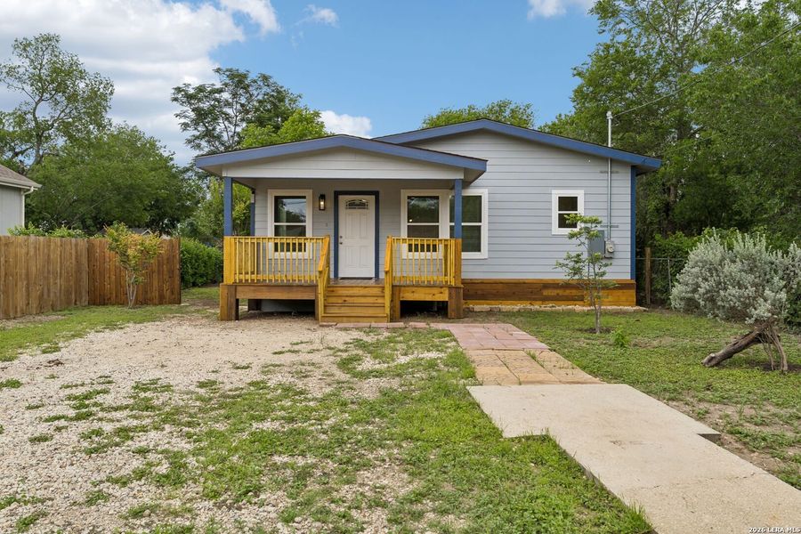 Exterior details and patio area of a home in , San Antonio (Image 22).