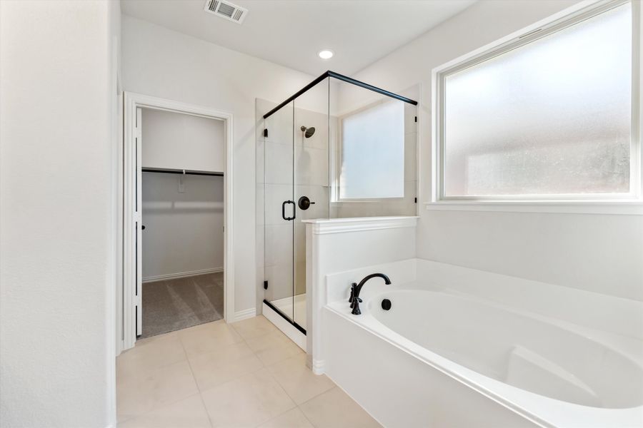 Furnished interior view inside a new home in Morningstar, Aledo (Image 15).