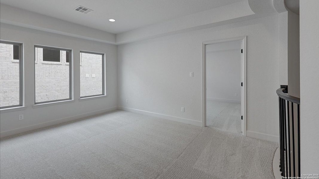 Spacious, unfurnished interior of a new home in Ranches At Creekside 55', Boerne (Image 29).