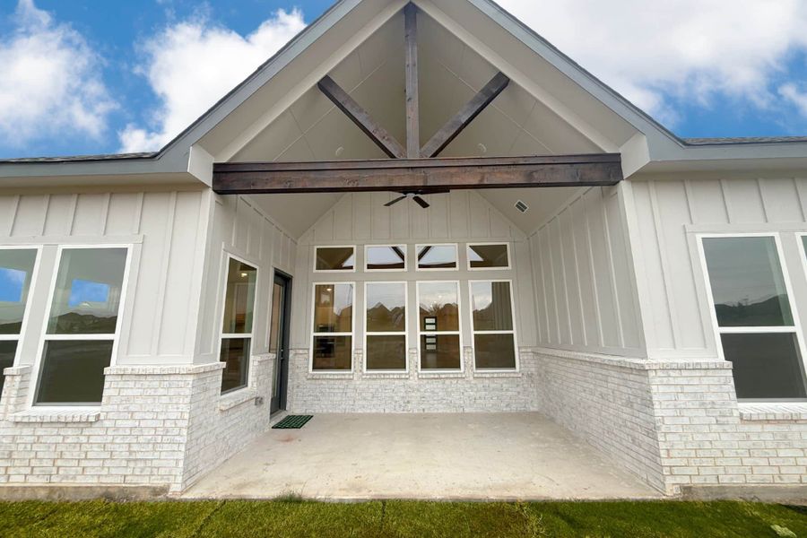 Exterior details and patio area of a home in Ridge Park Estates, Royse City (Image 3).