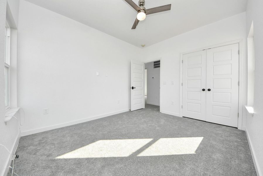 Spacious, unfurnished interior of a new home in , Conroe (Image 33).