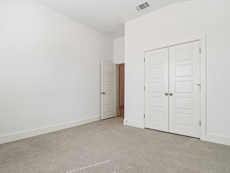 Spacious, unfurnished interior of a new home in Sagebrooke - Classic Series, San Antonio (Image 25).