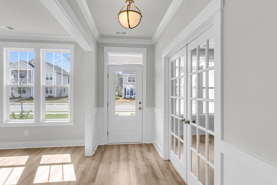 Spacious, unfurnished interior of a new home in Six Oaks, Summerville (Image 26).