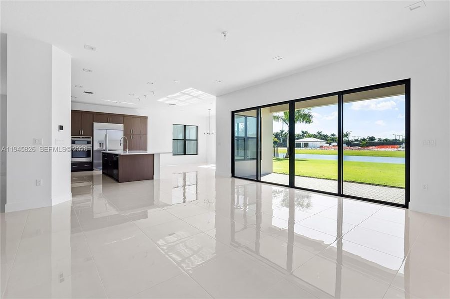 Spacious, unfurnished interior of a new home in , Boca Raton (Image 43).