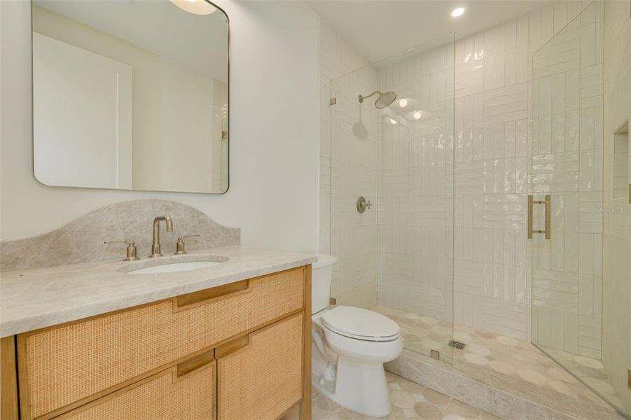 Furnished interior view inside a new home in , St. Petersburg (Image 36).