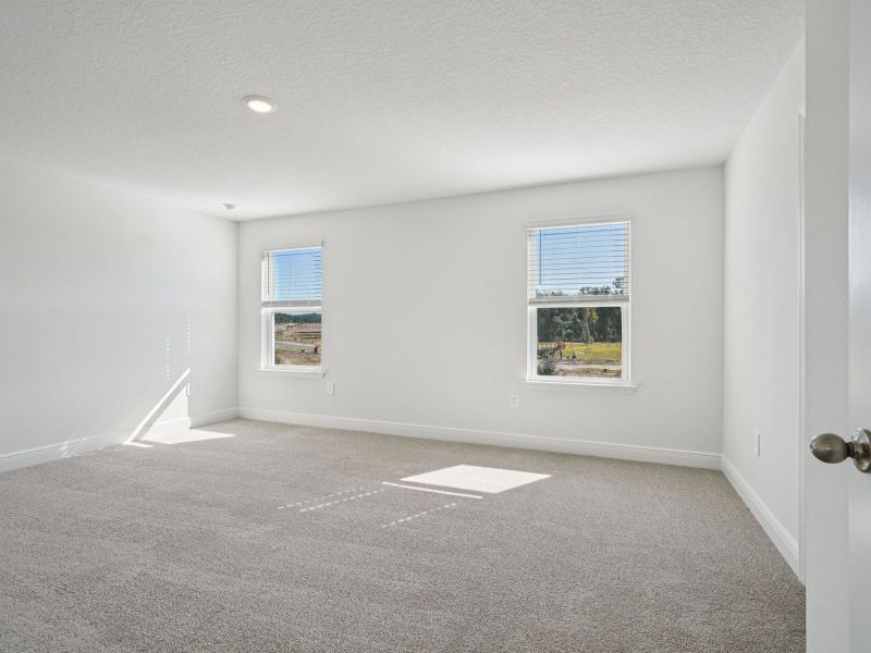 Spacious, unfurnished interior of a new home in The Reserve at Twin Lakes, St. Cloud (Image 10).