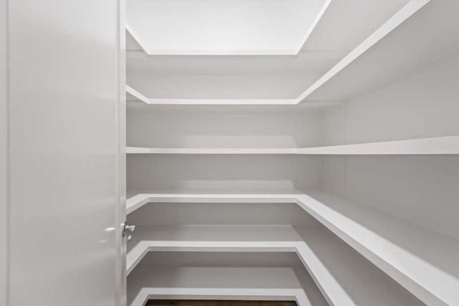 Spacious, unfurnished interior of a new home in , Buckhead (Image 18).