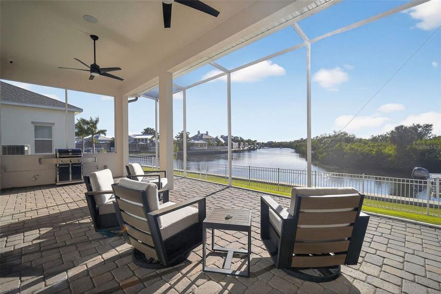 Exterior details and patio area of a home in , Apollo Beach (Image 4).