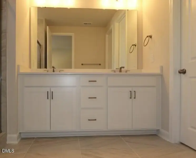 119 HV Mews bathroom2 119 HV Mews bathroom2