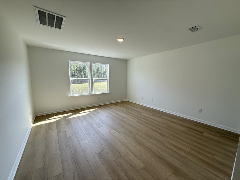 Spacious, unfurnished interior of a new home in , Summerville (Image 26).