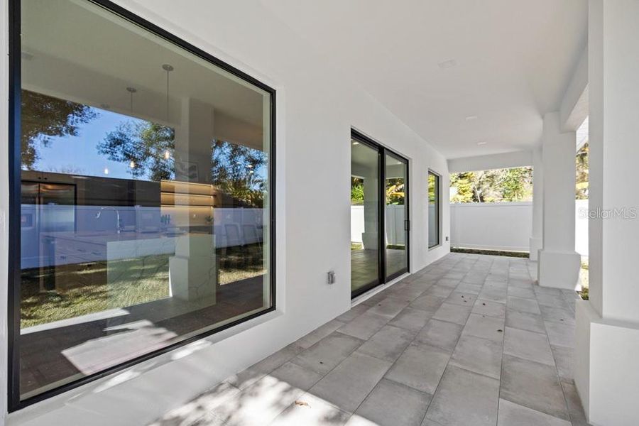Exterior details and patio area of a home in , Orlando (Image 4).