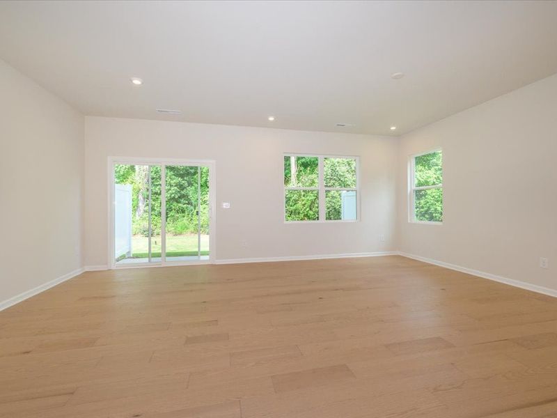 Spacious, unfurnished interior of a new home in Fifteen 15 Cannon, Charlotte (Image 10).