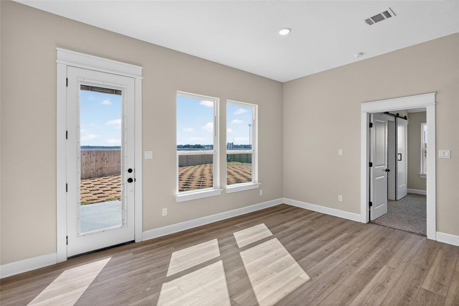 Spacious, unfurnished interior of a new home in , Snook (Image 17).