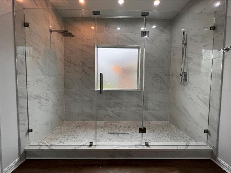 Master shower Master shower