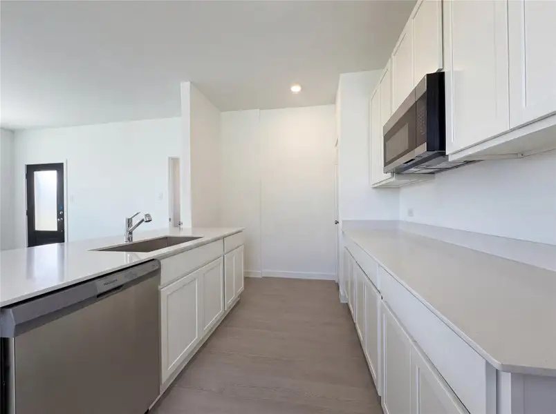 Furnished interior view inside a new home in River Ranch, Dayton (Image 7).