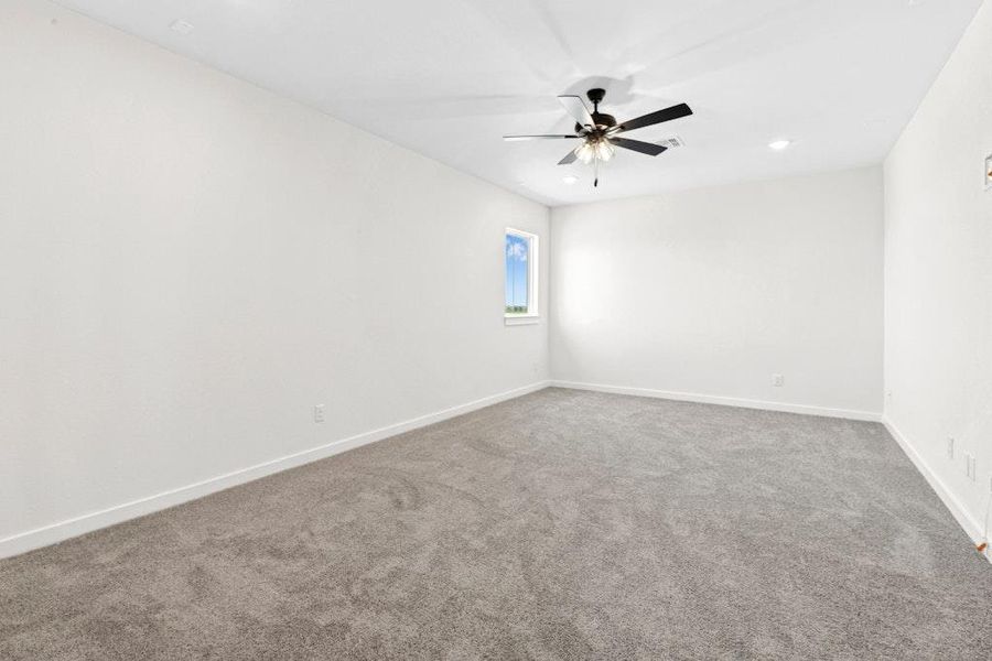 Spacious, unfurnished interior of a new home in University Heights, Round Rock (Image 29).