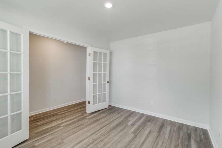 Spacious, unfurnished interior of a new home in Ellington, Elgin (Image 16).