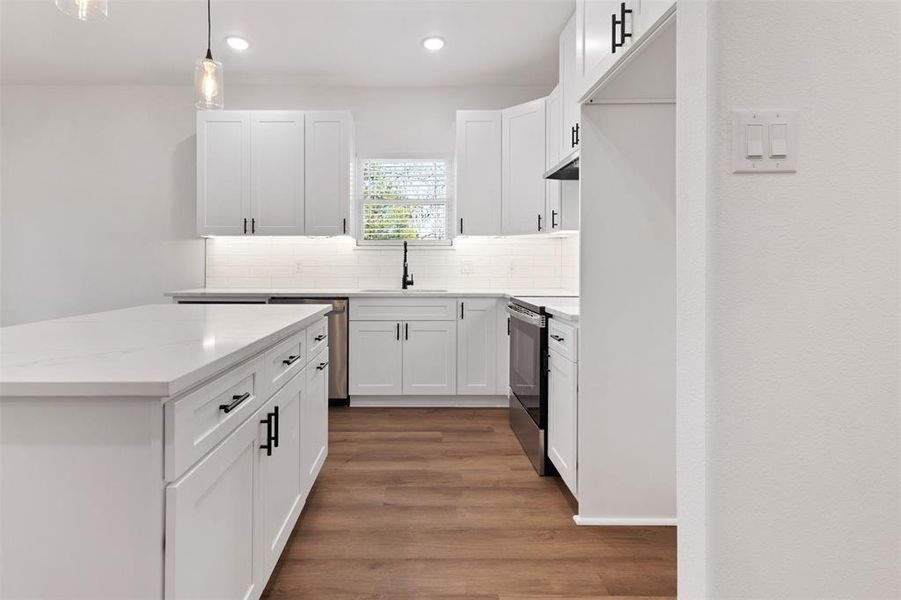 Furnished interior view inside a new home in , Payne Springs (Image 6). Furnished interior view inside a new home in , Payne Springs (Image 6).