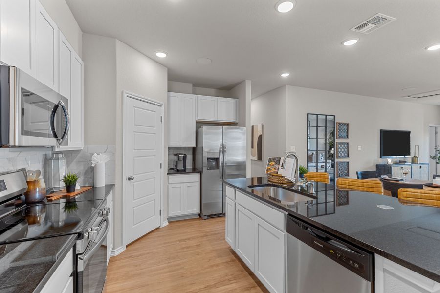 Representative furnished interior of a home built from the The Sabine F by Davidson Homes LLC in Heartland, Heartland (Image 11).